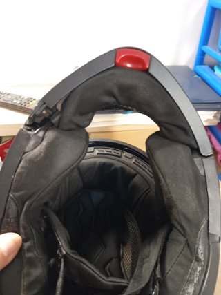 Casco Shiro Talla L Negro con pestaña rota