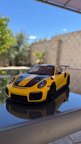 Porsche GT2 RS Autoart 1/18