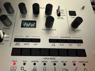 Arturia Minilogue Sintetizador