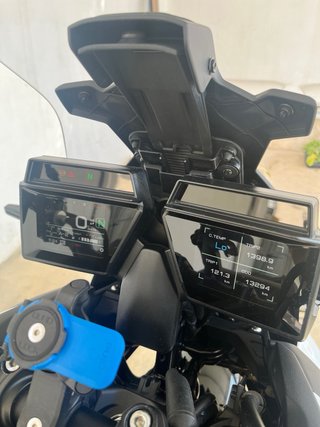Yamaha Tracer 9 GT Blanca y Dorada