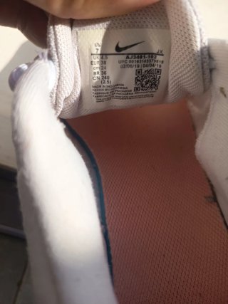 Zapatillas Nike Blancas y Rosas