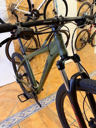 Bicicleta Fuji Nevada 4.0 LTD 29 T.L