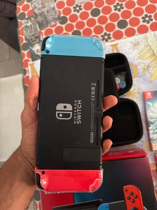 Nintendo Switch con Zelda y Mario Kart