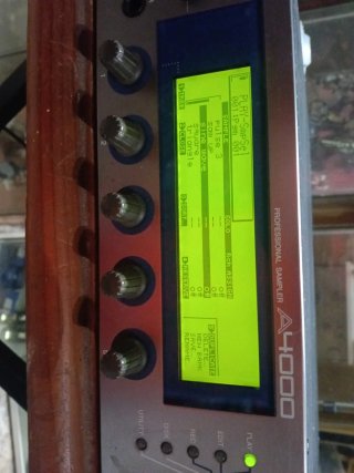 Sampler Yamaha A4000