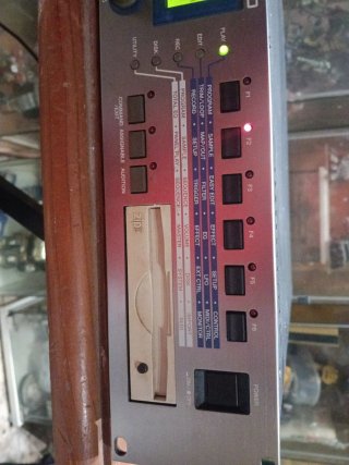 Sampler Yamaha A4000
