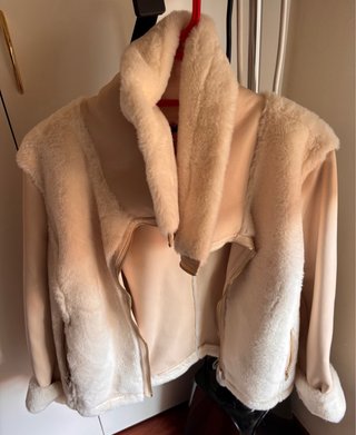 Cazadora Lolitas beige cuero y piel sintética