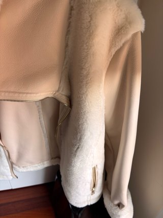 Cazadora Lolitas beige cuero y piel sintética