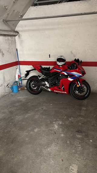 OFERTA Honda CBR650R e-clutch roja 2026 4500km