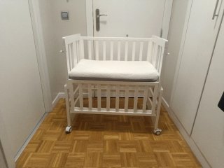 Mini cuna colecho blanca con ruedas