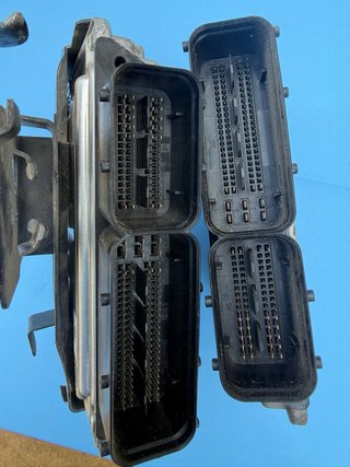 Centralita volkswagen 03C 906 056 BG VW