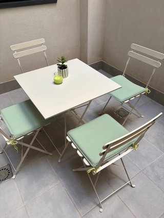 Conjunto mesa y sillas jardín