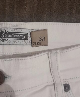 Shorts Stradivarius Talla 38 Beige