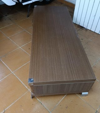 Mesa de centro con cajones
