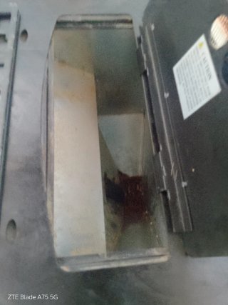 Estufa de metal negra