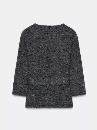 Top sarga Zara gris con cinturón