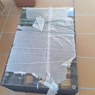 Nuevo a estrenar  Mesa de jardín/terraza ratán y c