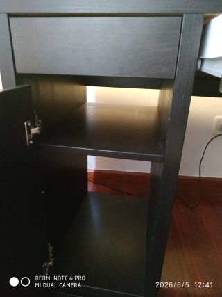 Mesa de escritorio moderna color negro