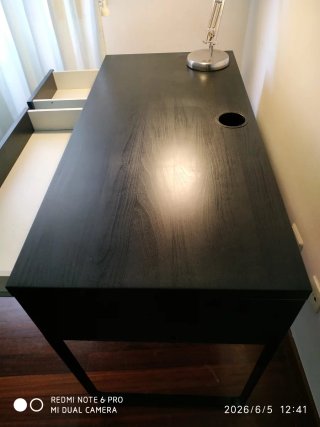 Mesa de escritorio moderna color negro