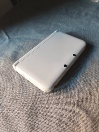 Nintendo 3DS XL Bianca con caricatore e stilo