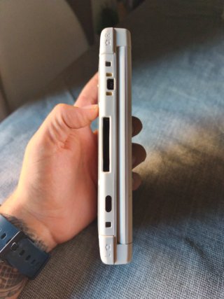 Nintendo 3DS XL Bianca con caricatore e stilo