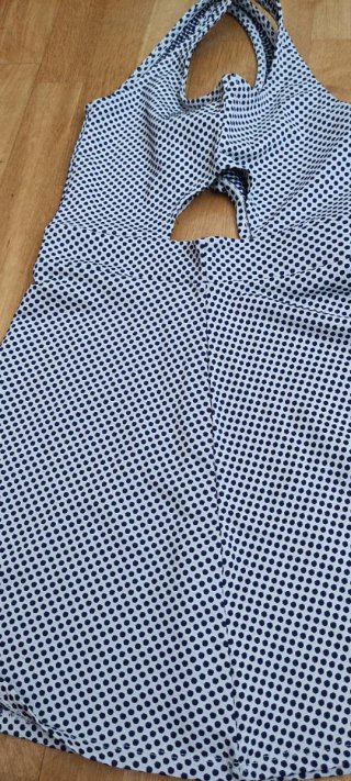 Vestido corto  con falda de volante