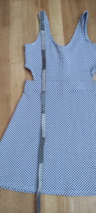 Vestido corto  con falda de volante