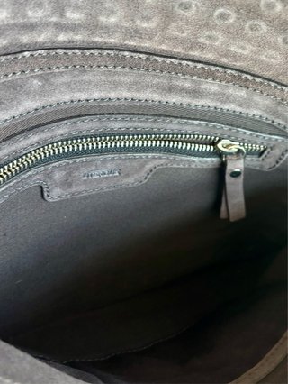 Bolso Uterqüe cuero y metal