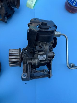 Bomba combustible reanault