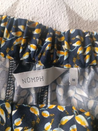 Pantalón Nümph fluido estampado hojas 38
