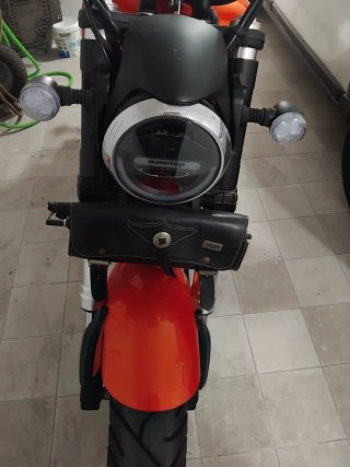 Moto Naranja