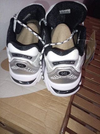 Asics GEL-NIMBUS Zapatillas Running Plata