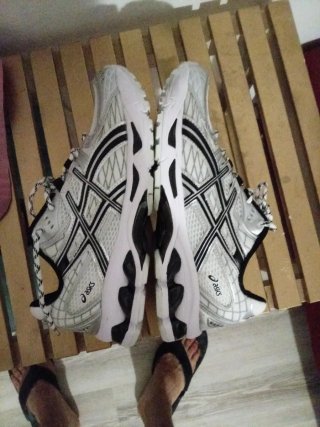 Asics GEL-NIMBUS Zapatillas Running Plata
