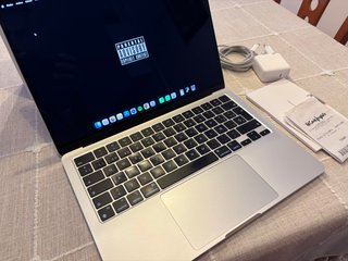 MacBook Air M2 Argento