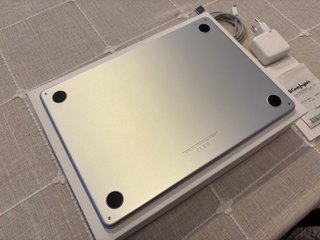 MacBook Air M2 Argento