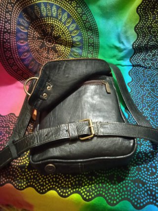 Bolso bandolera de piel negro