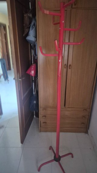 Perchero Metálico Rojo