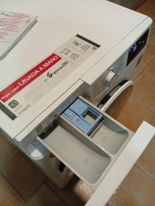Lavadora Secadora LG Direct Drive 8/5kg seminueva