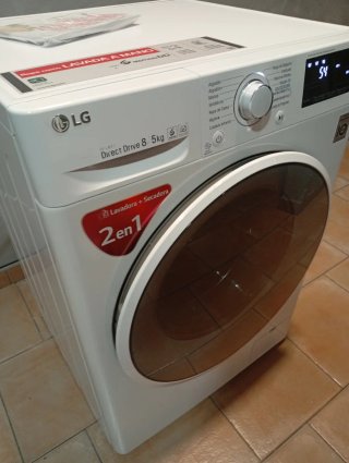 Lavadora Secadora LG Direct Drive 8/5kg seminueva