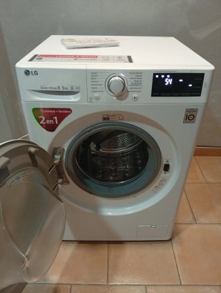 Lavadora Secadora LG Direct Drive 8/5kg seminueva