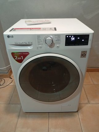 Lavadora Secadora LG Direct Drive 8/5kg seminueva