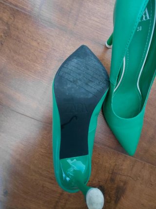 Zapatos de tacón Zara verdes talla 38