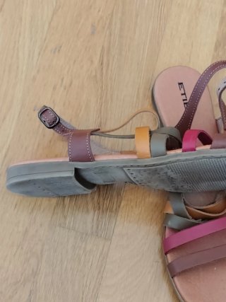 Sandalias ETIEM de cuero  Talla 40 Nuevas