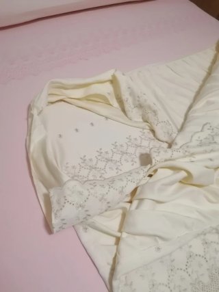 Colcha bordada beige 135 cm