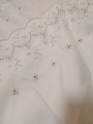Colcha bordada beige 135 cm