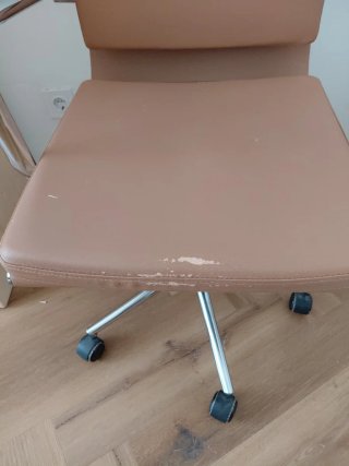 Silla de oficina caramelo imitación piel