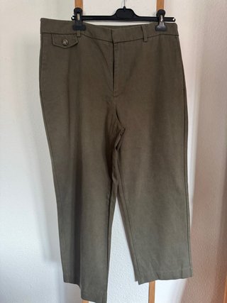 Pantalón verde caqui