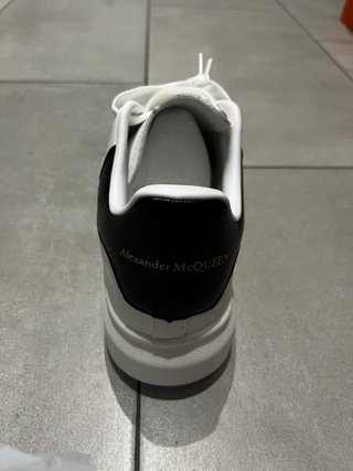 Sneakers Alexander McQueen Bianche e Nere