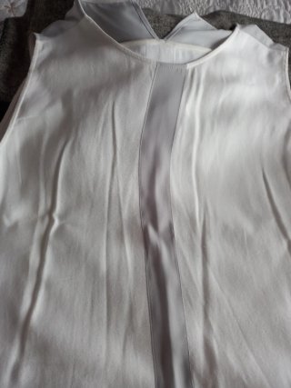 Top Zara blanco y gris sin mangas