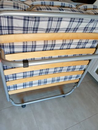 Cama Plegable Metálica con Madera