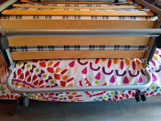 Cama Plegable Metálica con Madera